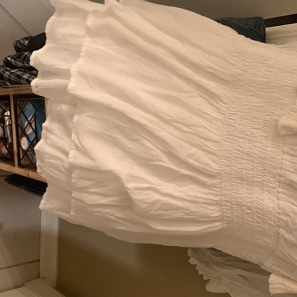 BNWT Paige Lemay smocked Dress size Large.Perfect for Valentine’s Day Date!!! - Picture 9 of 9